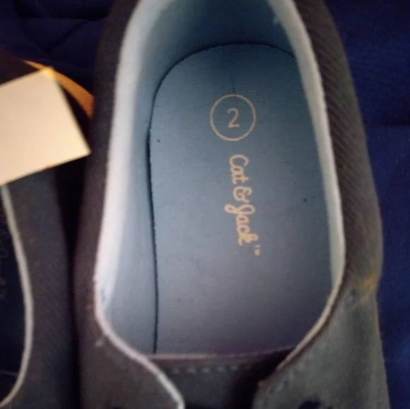 Shoes - Picture 3 of 6